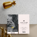 素敵な文字モダンフォトグラファーの名刺 名刺<br><div class="desc">デザインモダン文字は素敵な写真とオーバーレイ。形状やサカスタマイズイズなど、文字やその他の機能を使用できる。</div>