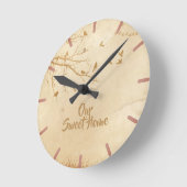 素敵な鳥が休んで木の上に家を見つける。 ラウンド壁時計 (傾斜)