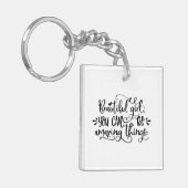 素晴らしいことができる美しい女の子少女旅行 キーホルダー (正面左)