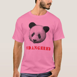 素晴らしいパンダによって危険にさらされるくま Tシャツ