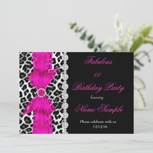素晴らしいホットピンクヒョウ誕生日パーティーブラック 招待状 (スタンド正面)