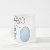 素晴らしい入れ墨のイースターエッグ フロストグラスマグカップ (正面左)