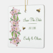 素晴らしい水色のリンゴの木の花とbее セラミックオーナメント (左)