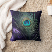 素晴らしい紫色の孔雀の羽の静物画 クッション (ブランケット)