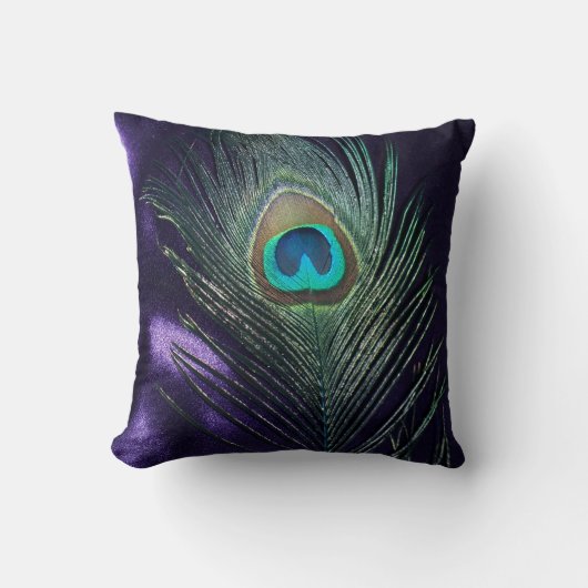 素晴らしい紫色の孔雀の羽の静物画 クッション (正面)