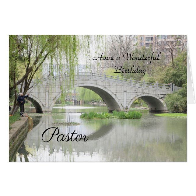 素晴らしい誕生日牧師がいる (正面横)