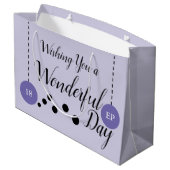 素晴らしい18誕生日名の日付の紫色の写真 ラージペーパーバッグ (裏面アングル)