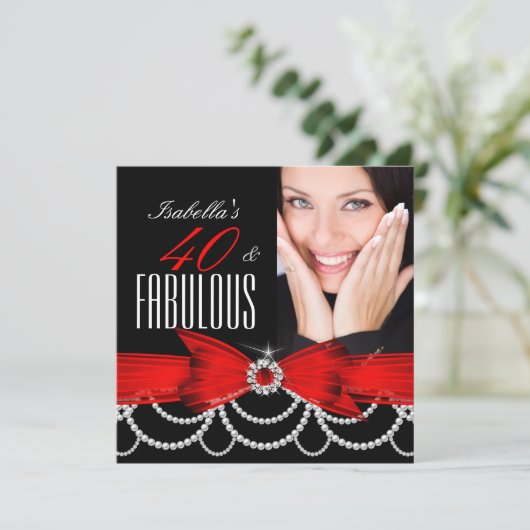 素晴らしい40レッド白黒パールフォト誕生日 招待状 (スタンド正面)