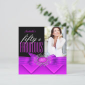 素晴らしい50ピンクパープルブラックフォトバースデーパーティー 招待状 (スタンド正面)