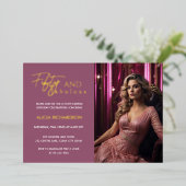 素晴らしい50フォトピンク金ゴールドサプライズ50誕生日 箔招待状 (立ち正面)