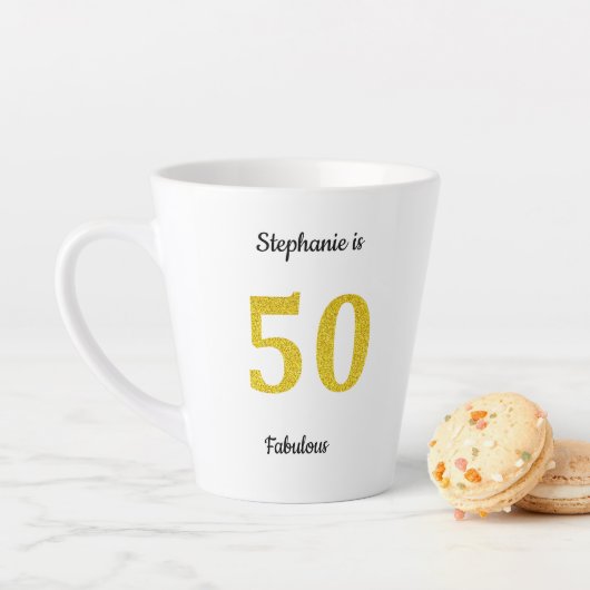 素晴らしい50番目の誕生日金ゴールドグリッターモノグラム名 カフェラテマグ (インサイチュ)