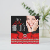 素晴らしい50 50th誕生日パーティレッドブラックフォト 招待状 (スタンド正面)