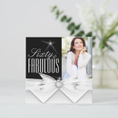 素晴らしい60フォトエレガント白黒誕生日 招待状 (スタンド正面)