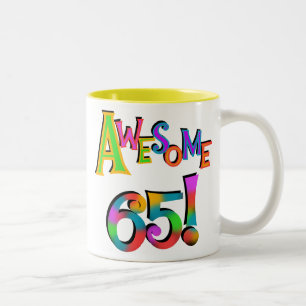 素晴らしい65枚の誕生日のTシャツおよびギフト ツートーンマグカップ