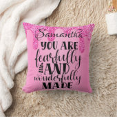 素晴らしく作られた聖書引用文ピンクグリッター名 クッション (ブランケット)