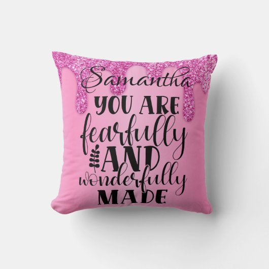 素晴らしく作られた聖書引用文ピンクグリッター名 クッション (正面)