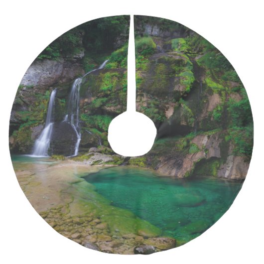 素晴らしウォーターフォールVirje,スロベニアのポスター ブラッシュドポリエステルツリースカート (正面)