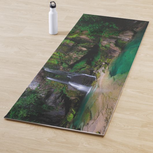 素晴らしウォーターフォールVirje，スロベニアのポスター ヨガマット (インサイチュ)