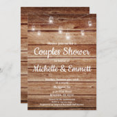 素朴でぶら下がったなライト国の木製のカップルのシャワー 招待状 (正面/裏面)