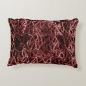 素朴でもつれたワイヤーの赤い絡み合ったネットワーク アクセントクッション (裏面)