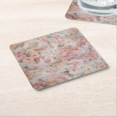 素朴でエレガントなピンクのコラージュの花柄のタイポグラフィ スクエアペーパーコースター (アングル)