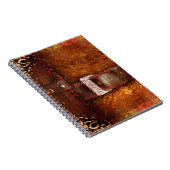 素朴で旧式な古代巻ののどの革 ノートブック (右側)