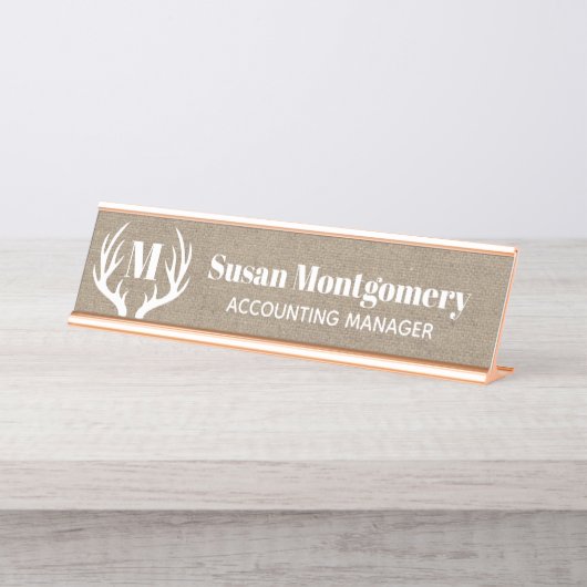 素朴で白いシカの(雄ジカの)枝角ののどのバーラップ デスクネームプレート (正面)