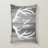 素朴で白いシルエットの木びき台の(雄ジカの)枝角及び灰色木 アクセントクッション (正面(垂直))