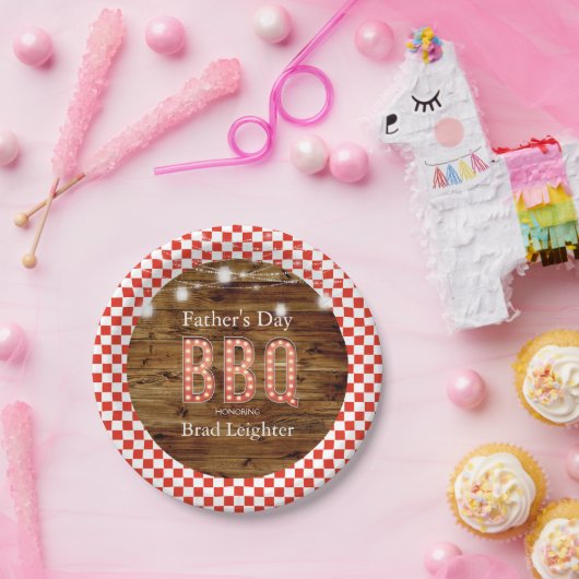 素朴で赤いチェック模様の父の日BBQ ペーパープレート (パーティー)