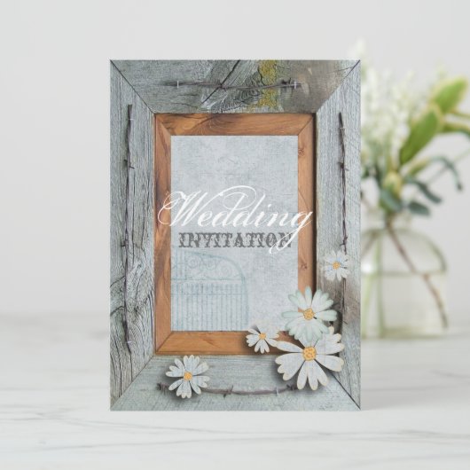 素朴で青い納屋の木製のデイジーの国の結婚式 招待状 (スタンド正面)
