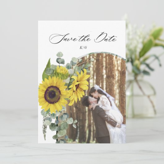 素朴なひまわりとユーカリの結婚式お知らせカード セーブザデート (スタンド正面)
