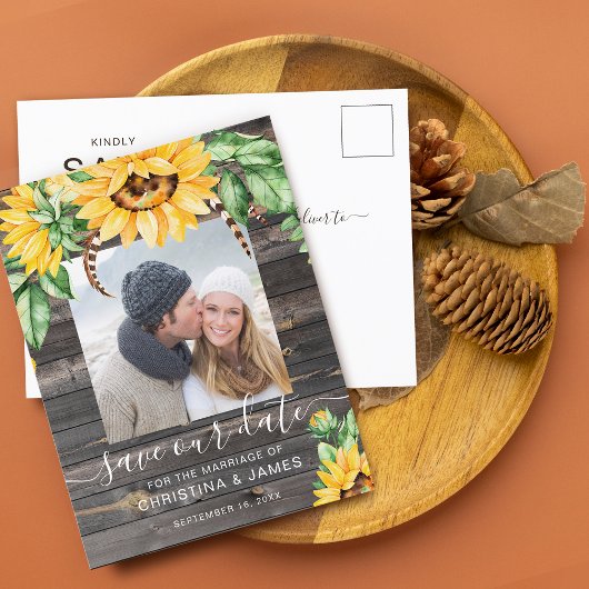 素朴なひまわりの写真を使ったスクリプトのSave The Date 案内ポストカード