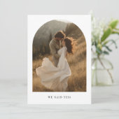 素朴なアーチの写真で挙式を報告しよう 私たち結婚しました ウェディング 案内状 (スタンド正面)