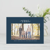 素朴なイニシャル ネイビーブルーのホリデー フォト カード (スタンド正面)