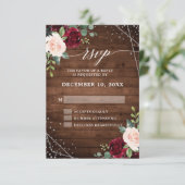 素朴なカントリーウッドの幾何学的なバーガンディーフラワーパターン 出欠カード (スタンド正面)