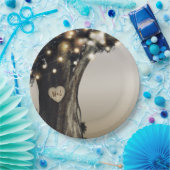 素朴なカントリーツリーとライト 現代的な納屋での結婚式 ペーパープレート (パーティー)