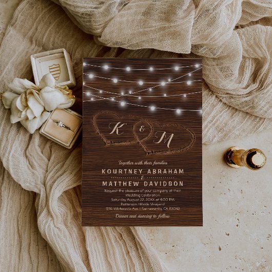 素朴なカントリー風の彫刻木製ハートウェディング 招待状