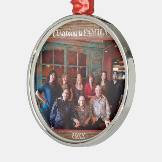 素朴なクリスマスは家族写真のモダンです メタルオーナメント (左)