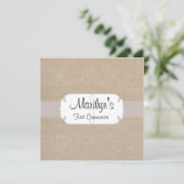 素朴なサーモンピンクとベージュの麻布の初めての聖体拝領 招待状 (スタンド正面)