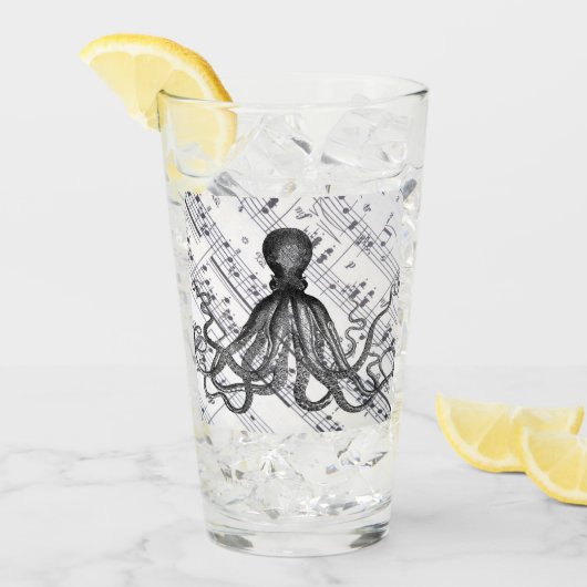 素朴なスチームパンク航海のモダンヴィンテージ タンブラーグラス (アイス正面)