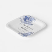 素朴なダスティーブルーのバラとその他の花 ペーパープレート (傾斜あり)