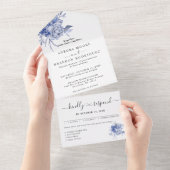 素朴なダスティーブルーのバラやその他の花 オールインワン招待状 (貼ってはがせる)