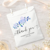 素朴なダスティーブルーの水彩画風の花と葉 フェイバーバッグ (クリップ留めされた状態)