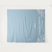 素朴なダスティーブルーの背景 ブライダルシャワー タペストリー (正面(横))