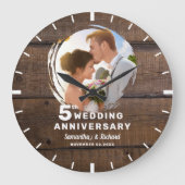 素朴なダークウッドの5周年記念写真時計 ラージ壁時計 (正面)