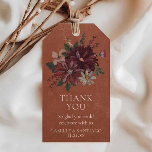 素朴なテラコッタのフラワー ウェディング ファバー タグ