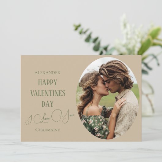 素朴なバレンタインデーの幸せなカップル写真 シーズンカード (スタンド正面)