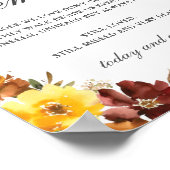 素朴なバーガンディーイエローの花を添えて 愛を込めて ポスター (角)