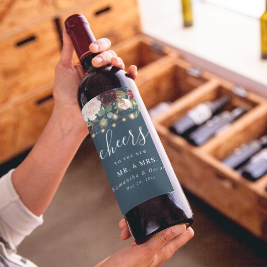 素朴なバーガンディ ネイビーブルー & 赤い 花々 と ライト ワインラベル