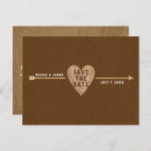 素朴なブラウンのクラフトハート矢印でSave the Date 案内ポストカード (正面/裏面)